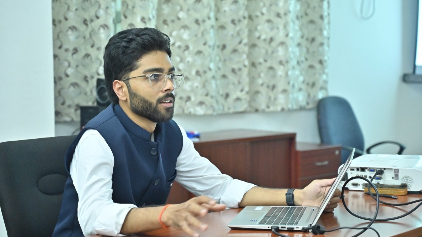 Ratneshwar Singh pitching Aaryavarta at Bihar Startup Showcase, CIMP Patna